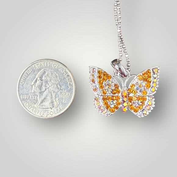 Vintage JANUS Butterfly Pendant Necklace - Picture 6 of 7